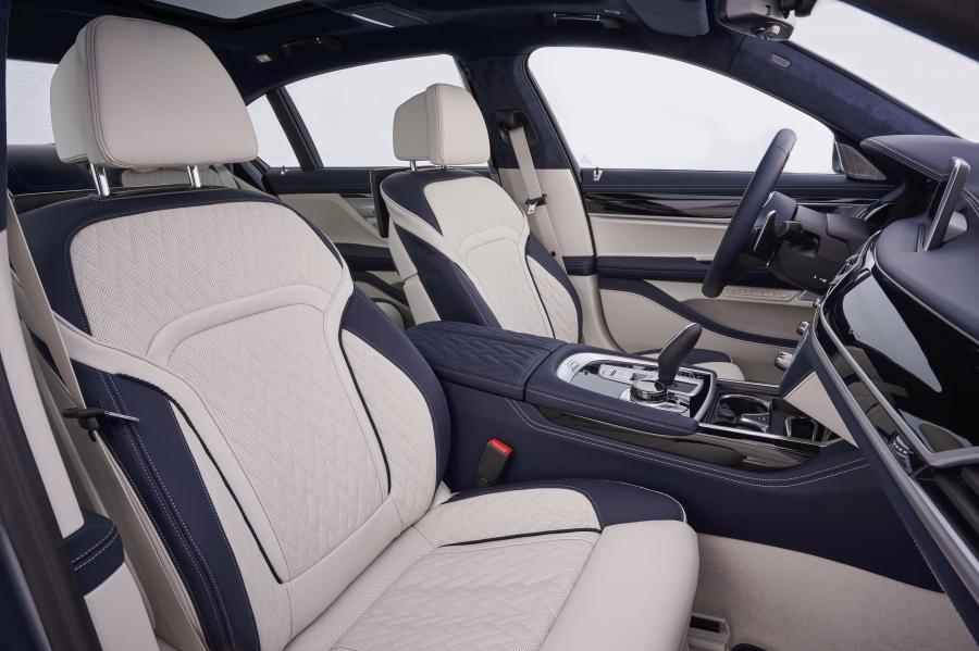Интерьер BMW 730Ld (G12) 2019 года  (фото 16 из 18)
